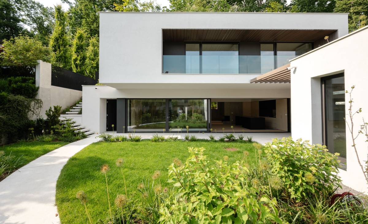 Elegant contemporary villa in Ljubljana